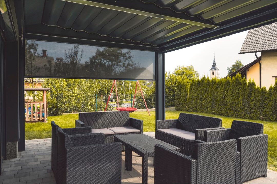Pergola screen